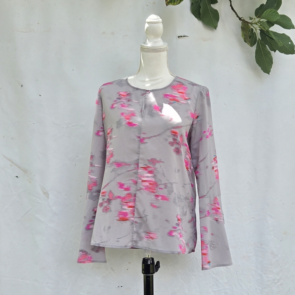 Banana‎ Republic Pink and Gray Floral Blouse